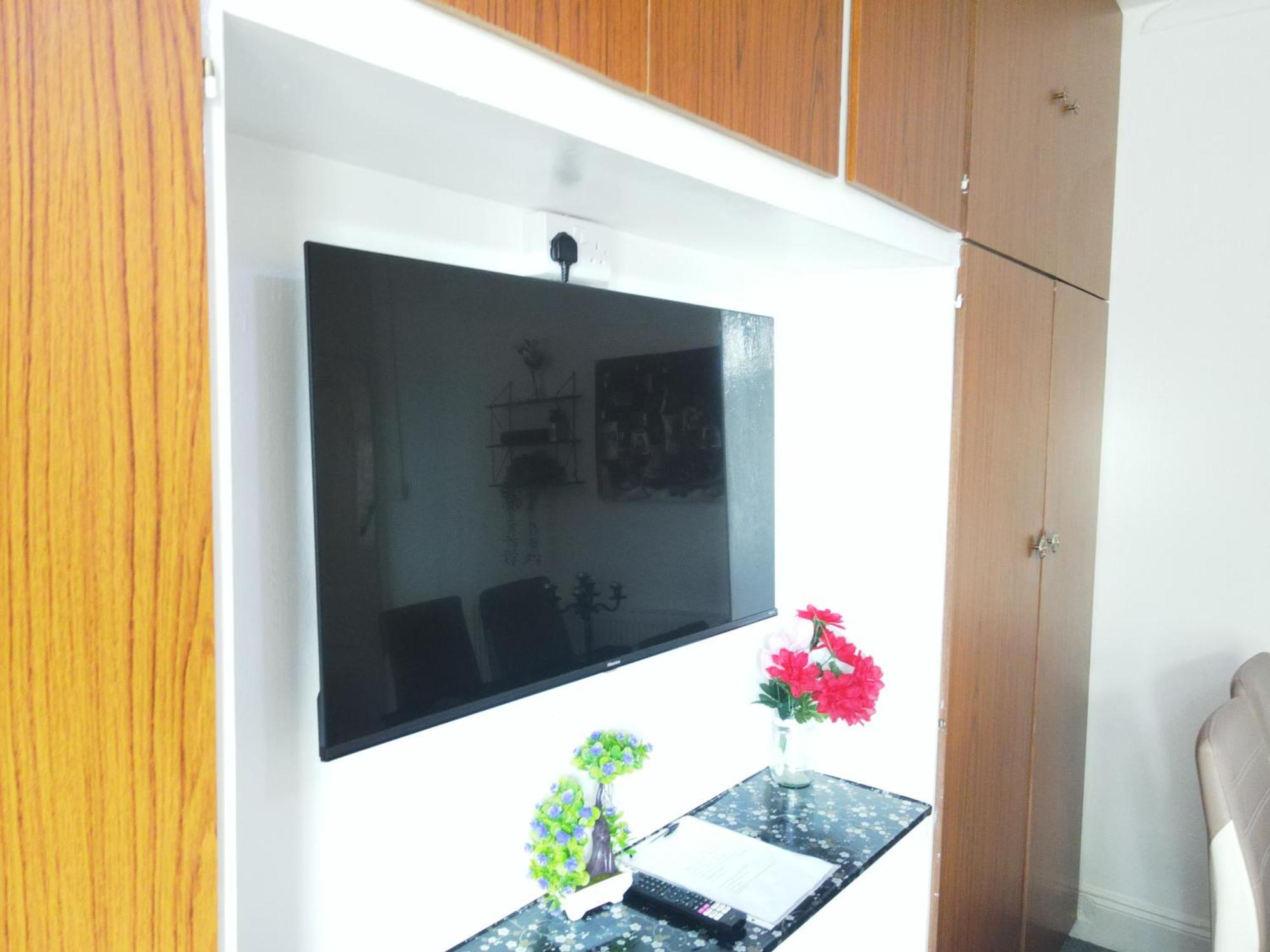 Service Accommodation 2 Bed Room Apartment In Newport South Wales Near Celtic Manor Icc Wales Екстер'єр фото